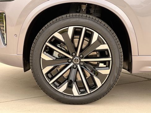 New 2026 Volvo XC90 B5 Ultra w/ Protection Package Premier image 12