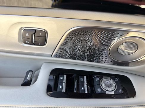 Certified 2025 Lincoln Nautilus Reserve AWD/4WD image 19