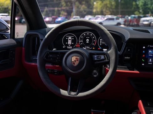 Used 2023 Porsche Cayenne GTS AWD/4WD image 43