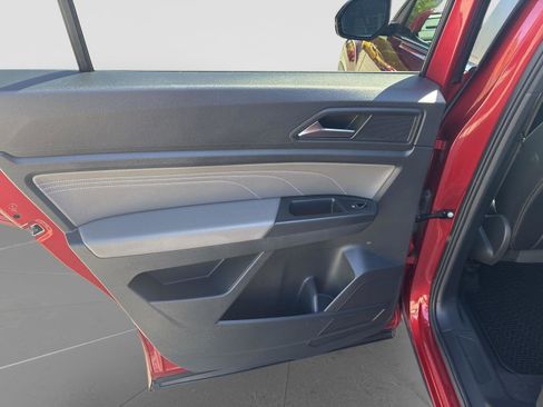 Used 2021 Volkswagen Atlas Cross Sport SE w/ Panoramic Sunroof Package AWD/4WD image 16