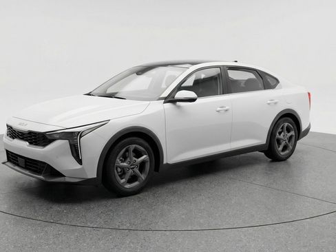 Used 2025 Kia K4 LXS image 3