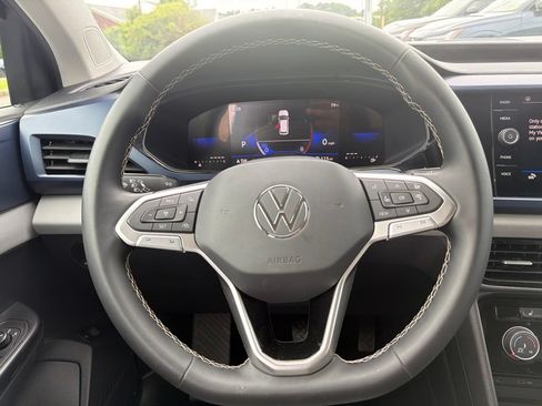 Used 2023 Volkswagen Taos SE FWD image 14