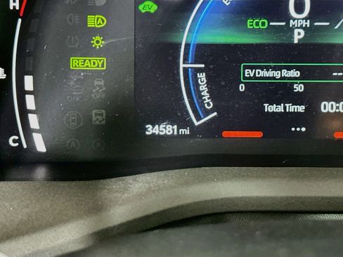Used 2025 Toyota Camry LE w/ Convenience Package FWD image 19