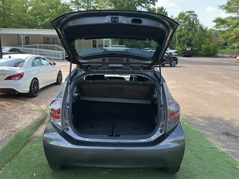 Used 2013 Toyota Prius C Two FWD image 11