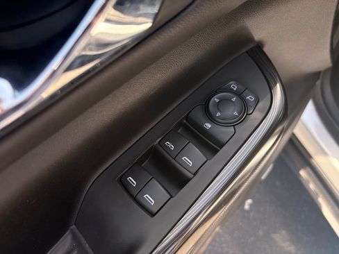 Used 2019 GMC Acadia SLT FWD image 12