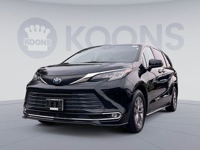 Used 2021 Toyota Sienna XLE