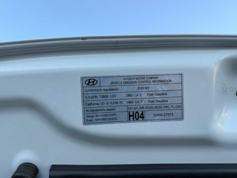 Used 2025 Genesis G70 2.5T image 26