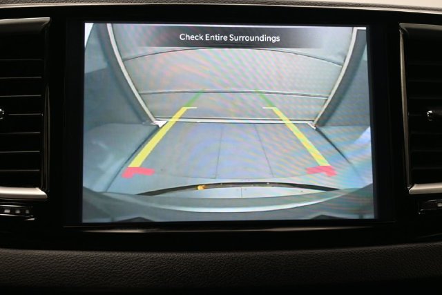 Used 2025 Chrysler Pacifica Select FWD image 18