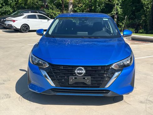 Used 2025 Nissan Sentra SV FWD image 2
