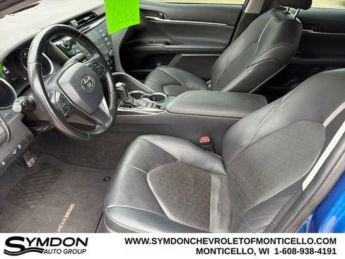 Used 2020 Toyota Camry XSE image 9