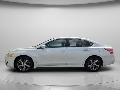 Used 2013 Nissan Altima 2.5 SV FWD image 3