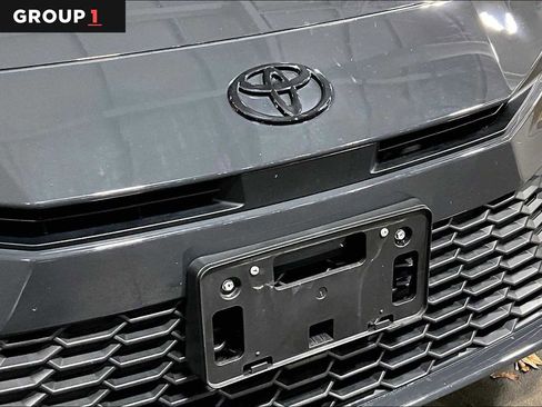 Used 2025 Toyota Camry SE w/ Convenience Package AWD/4WD image 30