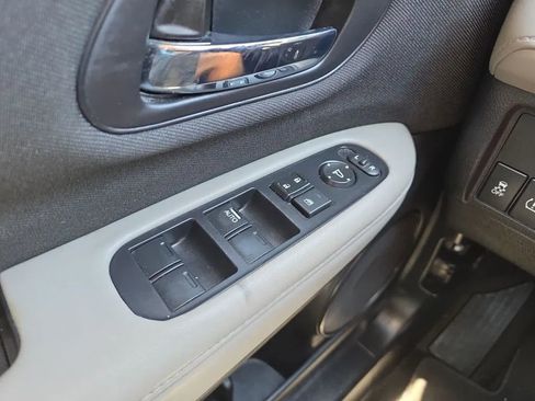 Used 2022 Honda HR-V LX image 23