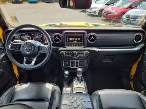 Used 2018 Jeep Wrangler Unlimited Sahara w/ Quick Order Package 24M Moab AWD/4WD image 11