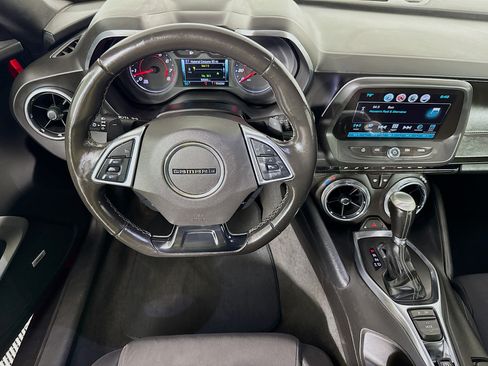 Used 2018 Chevrolet Camaro LT w/ Technology Package RWD image 15