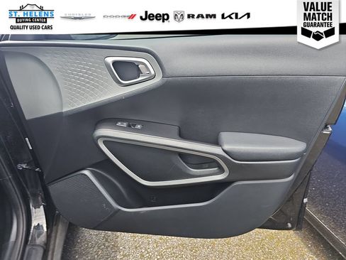 Used 2023 Kia Soul LX FWD image 23