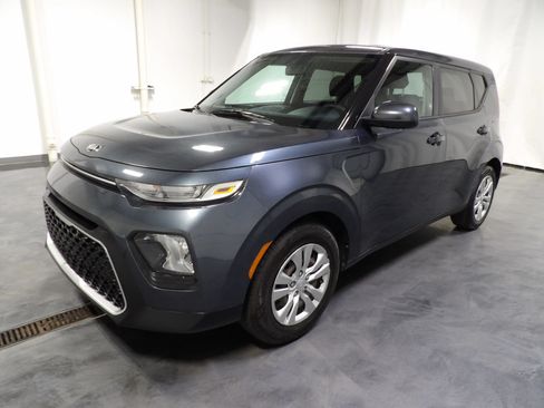 Used 2020 Kia Soul LX FWD image 3