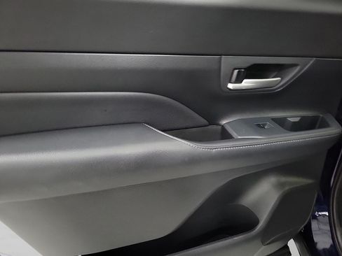 Certified 2025 Toyota Grand Highlander FWD image 9