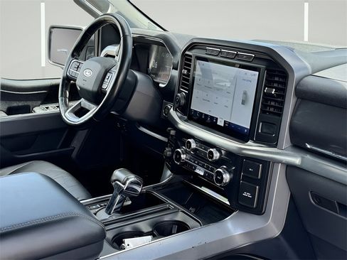 Used 2022 Ford F150 Lariat w/ Trailer Tow Package image 6