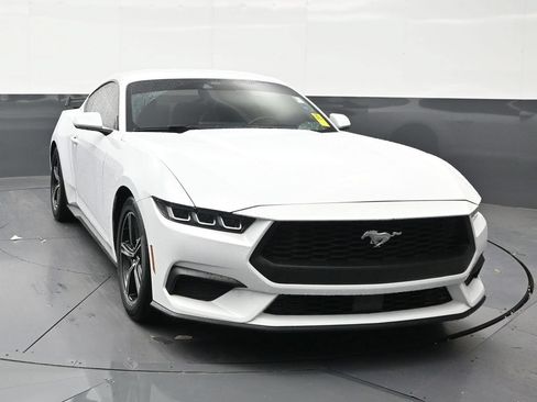 Used 2024 Ford Mustang Coupe RWD image 7