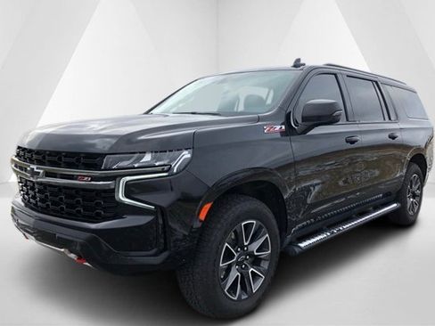 Used 2022 Chevrolet Suburban Z71 w/ Z71 Off-Road Package image 3