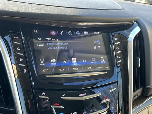 Used 2020 Cadillac Escalade Premium Luxury image 35