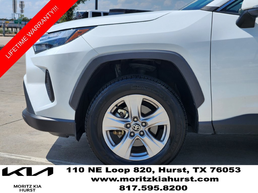 Used 2025 Toyota RAV4 XLE AWD/4WD image 14