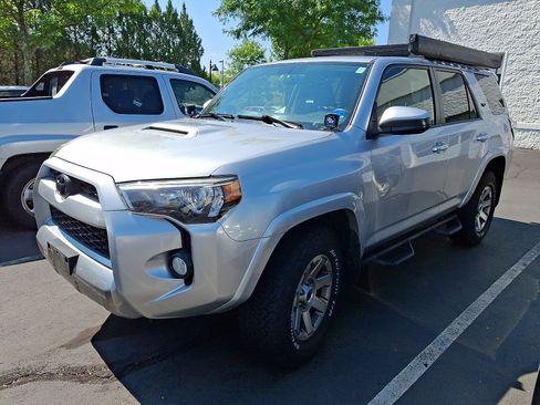 Used 2016 Toyota 4Runner Trail AWD/4WD image 2