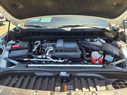 Used 2025 Chevrolet Silverado 1500 RST w/ Convenience Package II AWD/4WD image 12