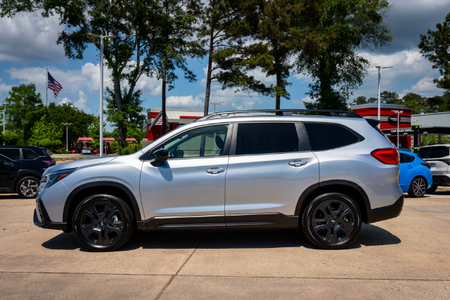 Used 2025 Subaru Ascent Onyx Edition AWD/4WD image 2