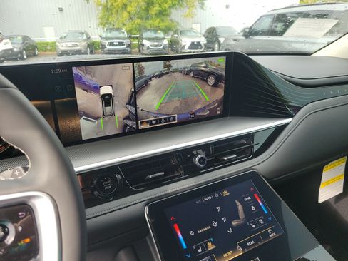 New 2026 INFINITI QX80 Luxe image 21