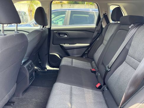 Used 2025 Nissan Rogue SV AWD/4WD image 28