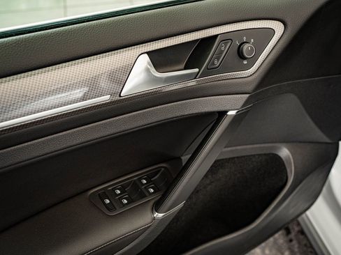 Used 2017 Volkswagen Golf Alltrack SE image 22