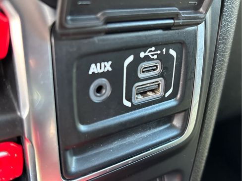 Used 2018 Jeep Wrangler Unlimited Sahara image 19