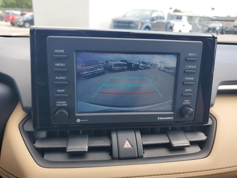 Used 2022 Toyota RAV4 XLE w/ Convenience Package image 10