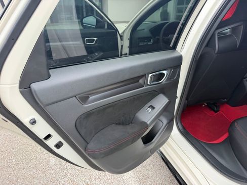 Used 2024 Honda Civic Type R image 11