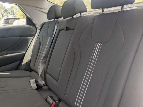 Used 2025 Hyundai Elantra SEL FWD image 28