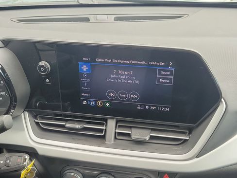 Used 2025 Chevrolet Trax LS FWD image 16