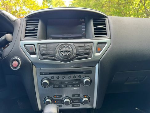 Used 2017 Nissan Pathfinder SL w/ SL Tech Package image 17