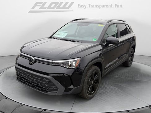 Used 2026 Volkswagen Taos SE image 3