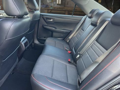 Used 2015 Toyota Camry SE FWD image 15