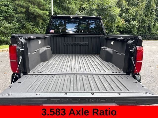 Used 2025 Toyota Tacoma TRD Off-Road AWD/4WD image 89