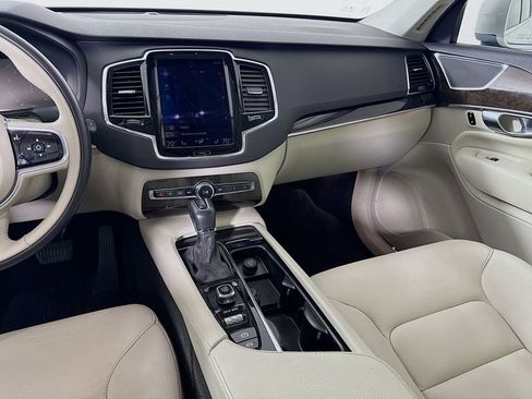 Used 2018 Volvo XC90 T6 Momentum w/ Convenience Package image 23