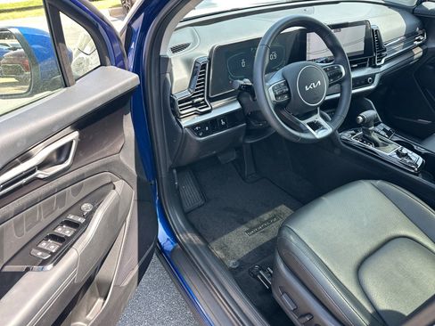 Used 2025 Kia Sportage EX w/ Premium Package image 6