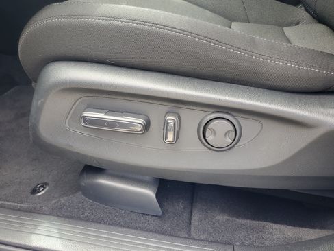 Certified 2025 Honda CR-V EX image 22