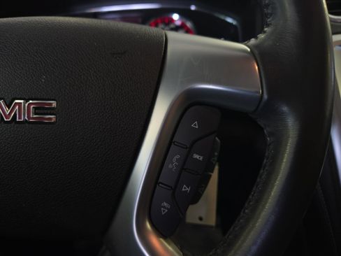 Used 2016 GMC Acadia SLE FWD image 20
