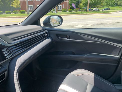 Used 2025 Toyota Camry SE w/ Convenience Package FWD image 21