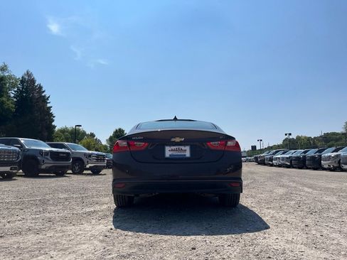 Used 2016 Chevrolet Malibu LT FWD image 11