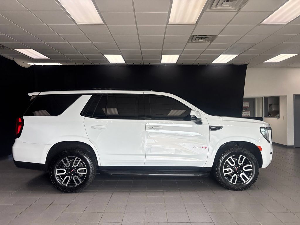 Used 2024 GMC Yukon AT4 w/ Technology Package AWD/4WD image 2