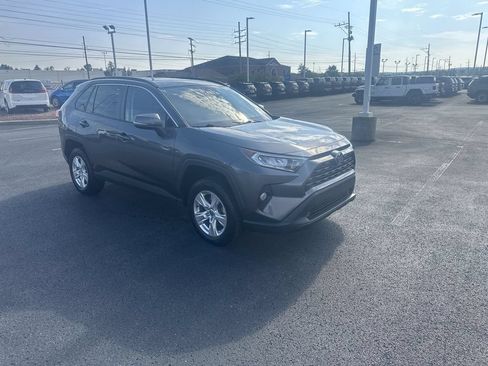 Used 2021 Toyota RAV4 XLE w/ Convenience Package AWD/4WD image 2